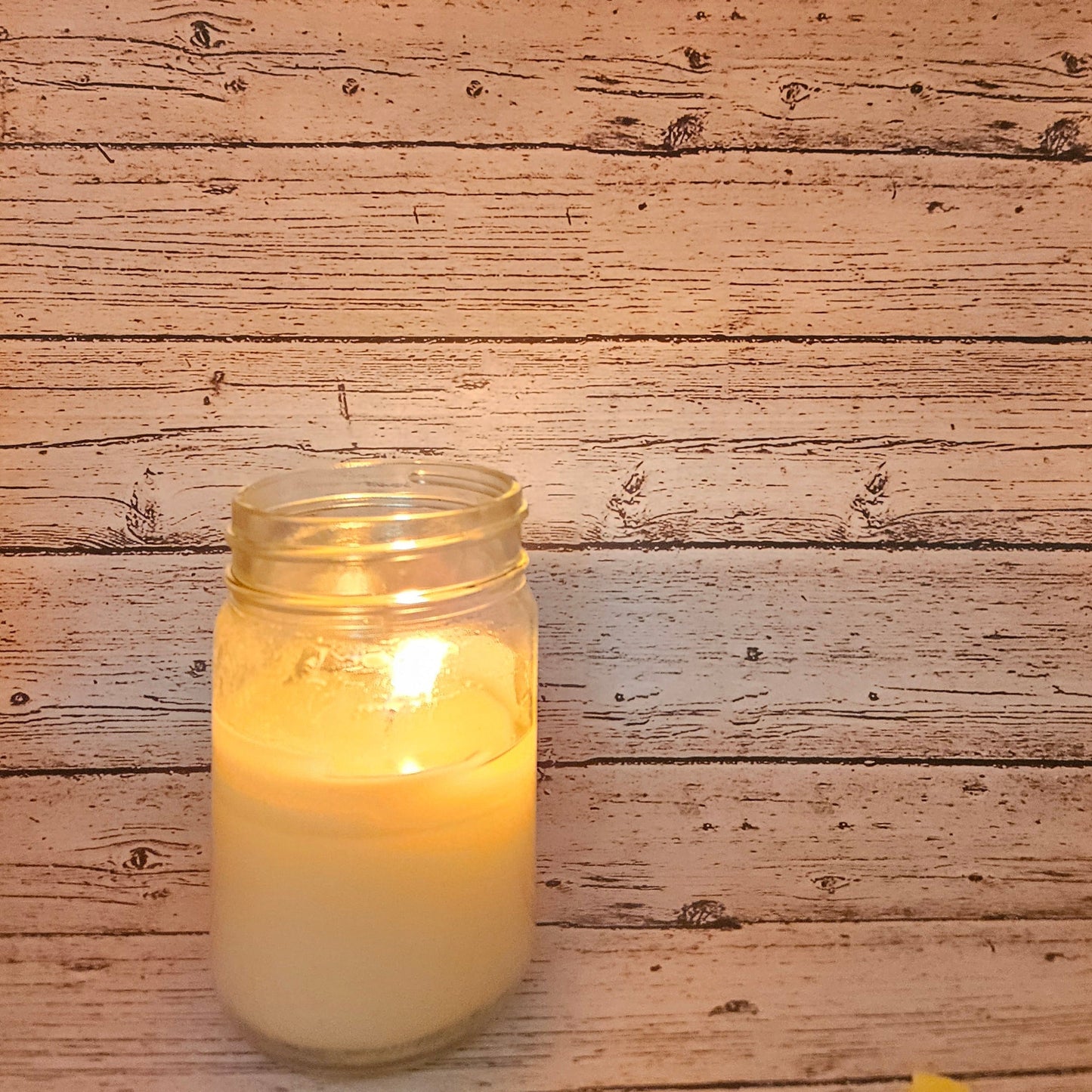 White Linen 100% Soy Candle 10 oz. Small Batch | USA Ingredients